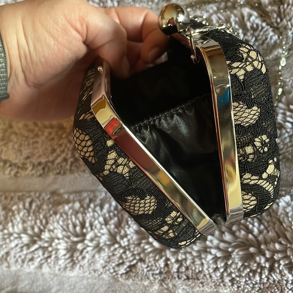 Black Lace & Silver Clamshell Evening Bag - Picture 8 of 10